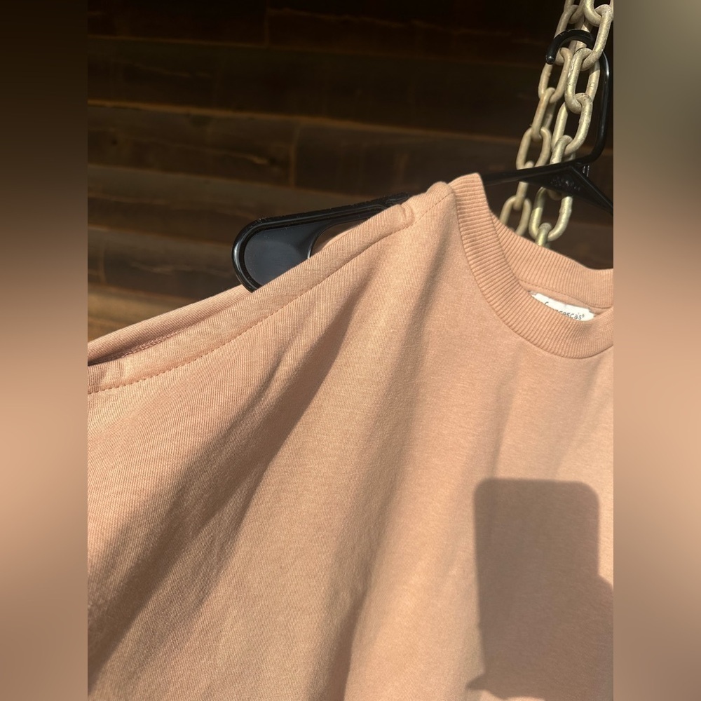 Francesca's Collections Tan Pullover Slit Sleeve Feature - Picture 7 of 10